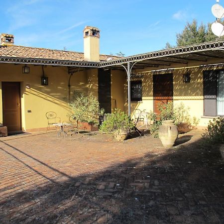 Agriturismo Scuderie Della Contea Sutri Kültér fotó
