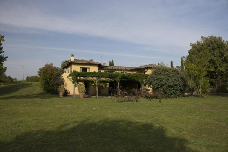 Agriturismo Scuderie Della Contea Sutri Kültér fotó
