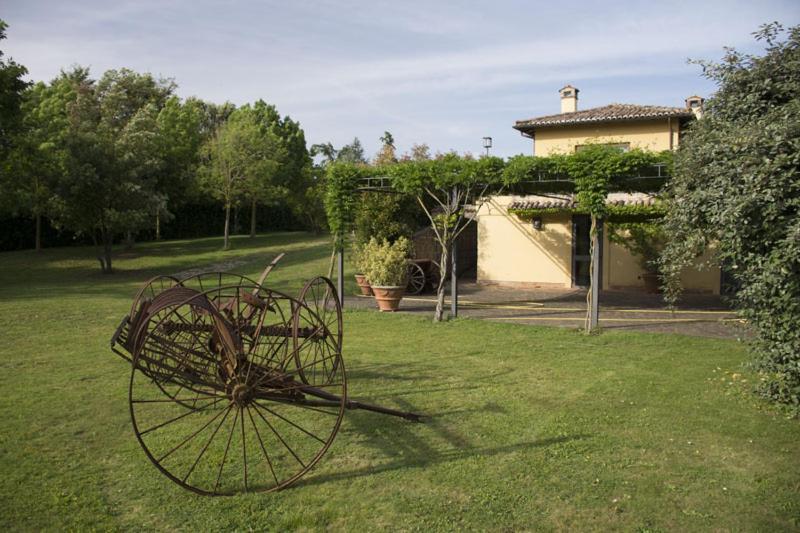 Agriturismo Scuderie Della Contea Sutri Kültér fotó