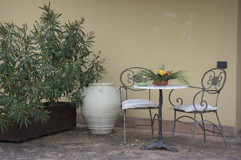 Agriturismo Scuderie Della Contea Sutri Kültér fotó